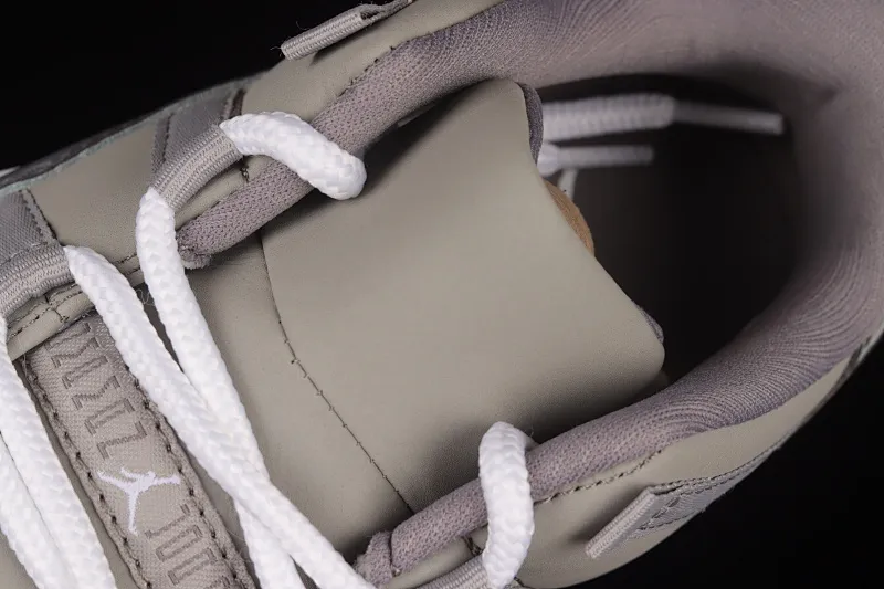 All categories Air Jordan Jordan series basketball shoes Air Jordan 11 #ZG version Air Jordan 11 Low Bred AJ11 Joe 11 new cool gray first layer genuine carbon low-top basketball shoes 528896-003